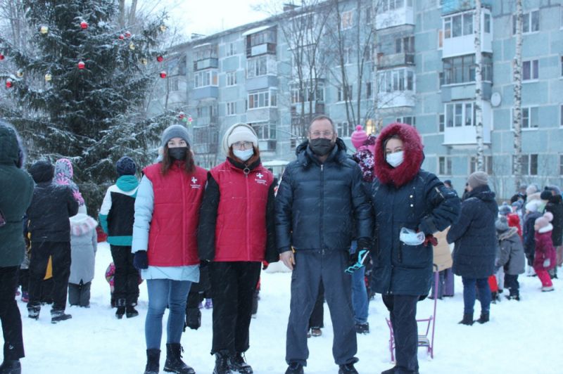 25 и 26 декабря на улицах города Вологда Дед Мороз создавал предновогоднее настроение